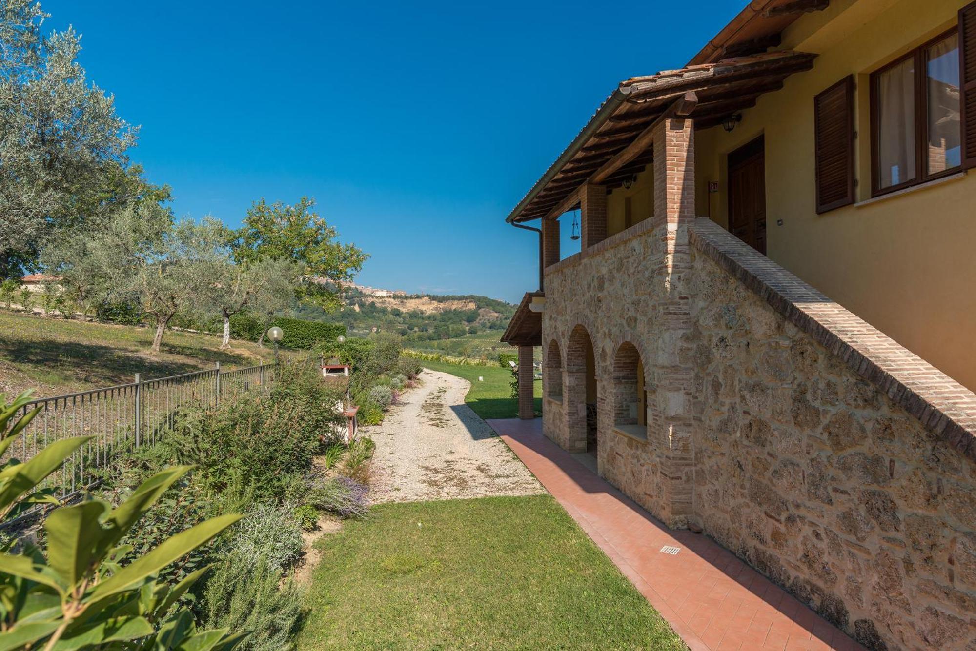 The Grapevine By Manvi Bed and Breakfast Montepulciano Stazione Buitenkant foto
